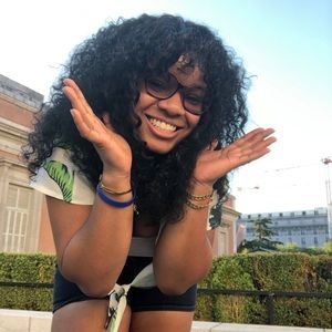 Meet your Posher, Via